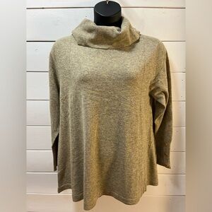 JOAN SPORTS – Lambswool Mock Neck Top – Tan size XL